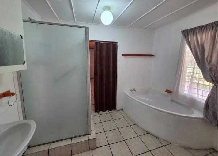 6 Bedroom Property for Sale in Roodewal Free State